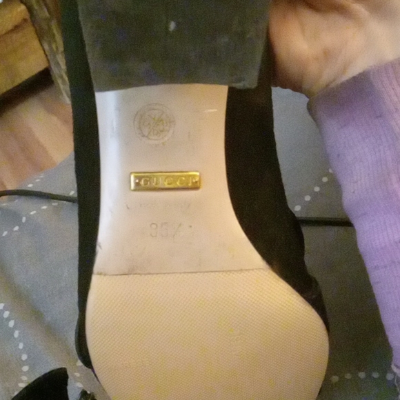 Gucci women’s black Marmont suede pump in size 36.5 - Picture 2 of 2